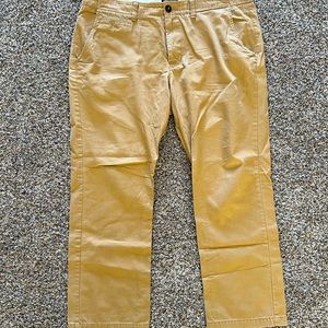 Men’s Khaki Pants
